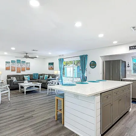 Bring Your Boat! Updated Home Close To 3 Beaches